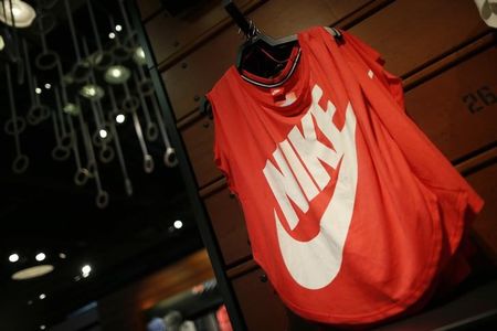 Nike menggoda perburuan sneaker NFT 'Airphoria' yang akan datang di Fortnite