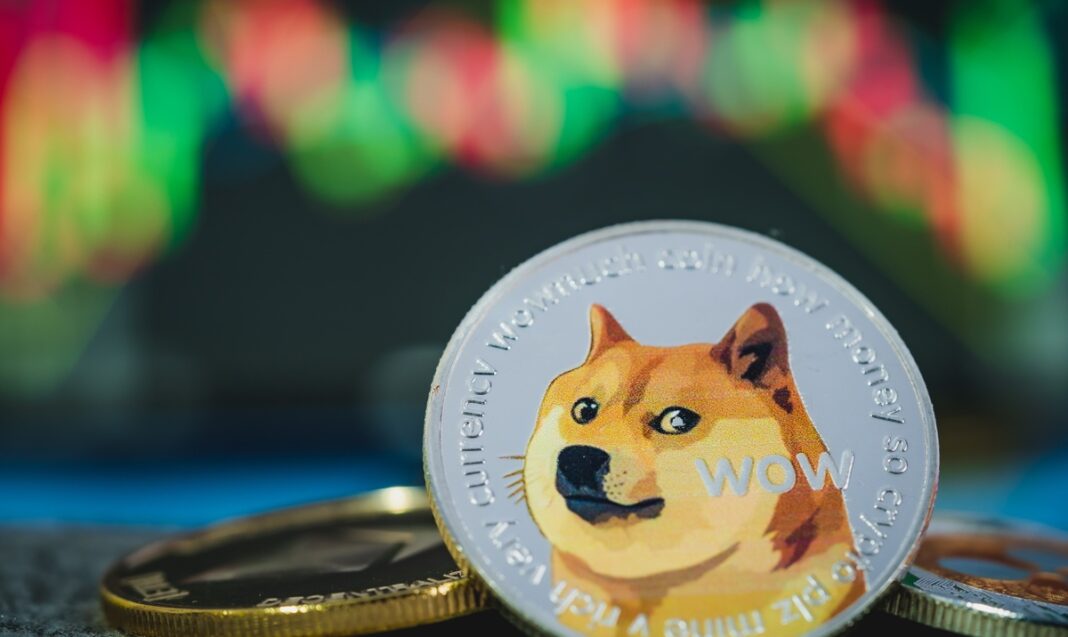 Gema Harga Dogecoin (DOGE) dari Lonjakan Tahun 2020 yang Muncul di Tengah Pola yang Sudah Dikenal